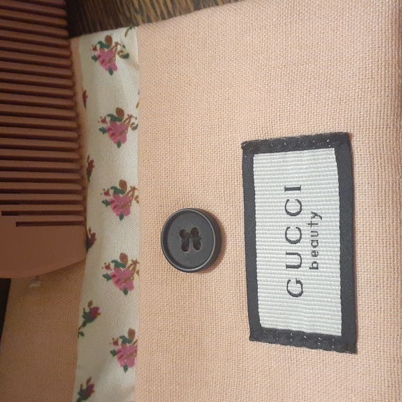 NWOT GUCCI COMB and POUCH! - Picture 3 of 5